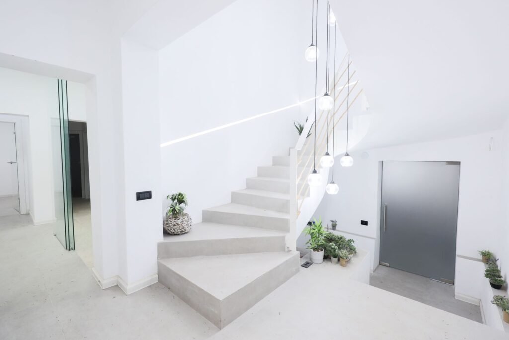 De închiriat Cladire situata Ultracentral D+P+1E+M de inchiriat Comision 0 în zona Central 15 camere Arad 7