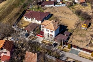 De vânzare Preț NOU! Casa P+2 în zona centrală Chișineu-Criș în zona Central 5 camere 3 dormitoare Arad 1