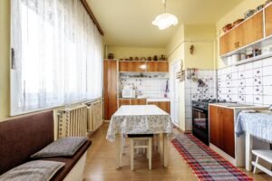 De vânzare Preț NOU! Casa P+2 în zona centrală Chișineu-Criș în zona Central 5 camere 3 dormitoare Arad 10