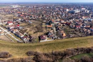 De vânzare Preț NOU! Casa P+2 în zona centrală Chișineu-Criș în zona Central 5 camere 3 dormitoare Arad 12