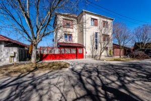 De vânzare Preț NOU! Casa P+2 în zona centrală Chișineu-Criș în zona Central 5 camere 3 dormitoare Arad 13