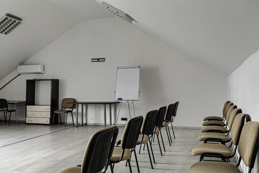 De închiriat Spatiu ideal pentru activitatile care necesita o incapere generoasa în zona UTA 1 camera Arad 4