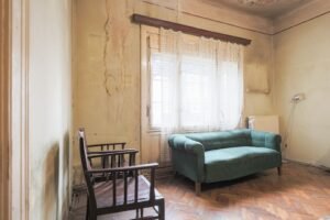 De vânzare VILĂ INTERBELICĂ CU TEREN GENEROS ȘI SPAȚIU COMERCIAL . VÂRFUL CU DOR în zona Central 5 camere 3 dormitoare Arad 11