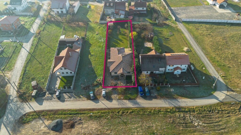 Vila premium cu teren generos! Confort și eficienta in Sanleani De vânzare Vila premium cu teren generos! Confort și eficienta in Sanleani în zona Arad 4 camere 3 dormitoare Arad 13