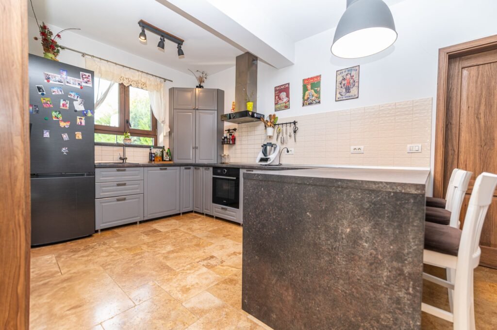 Vila premium cu teren generos! Confort și eficienta in Sanleani De vânzare Vila premium cu teren generos! Confort și eficienta in Sanleani în zona Arad 4 camere 3 dormitoare Arad 6
