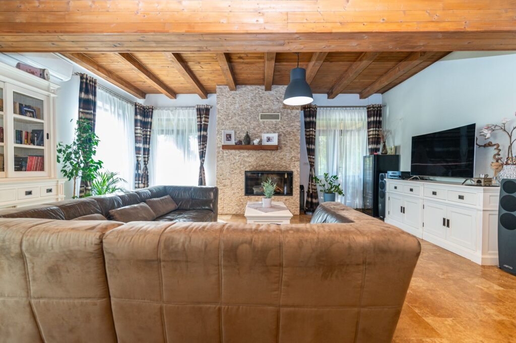 Vila premium cu teren generos! Confort și eficienta in Sanleani De vânzare Vila premium cu teren generos! Confort și eficienta in Sanleani în zona Arad 4 camere 3 dormitoare Arad 8