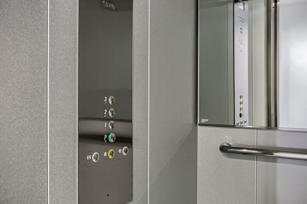 Birouri premium de închiriat Arad De închiriat Birouri premium de închiriat Arad în zona Bancilor 2 camere Arad 2