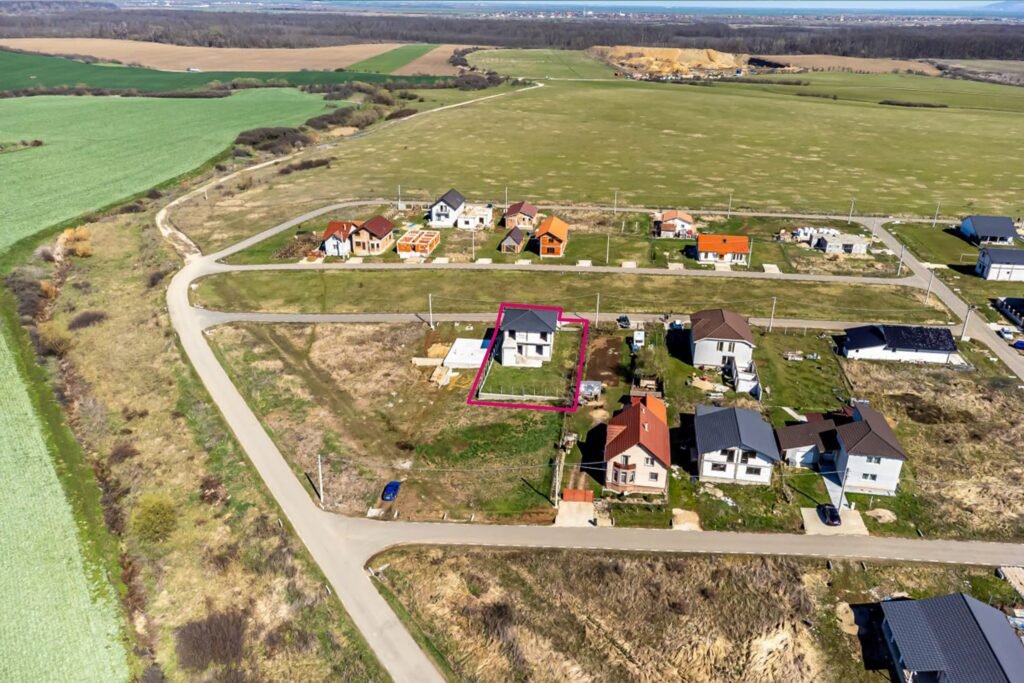 De vânzare Casa Ta  – Într-un cartier nou, lângă natură în Frumușeni, Arad în zona Arad 5 camere Arad 1