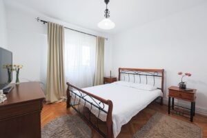 De vânzare REZERVAT! Apartament, 3 camere, Etajul 2 în Micalaca, Zona Orizont. în zona Micalaca 3 camere 2 dormitoare Arad 4