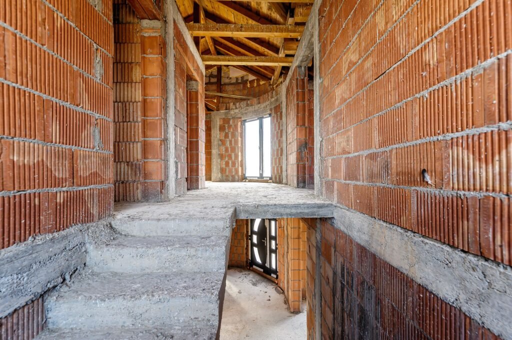 De vânzare REZERVAT! Casă la roșu cu teren de 752 mp, Mandruloc. Arad în zona Arad 5 camere 3 dormitoare Arad 7