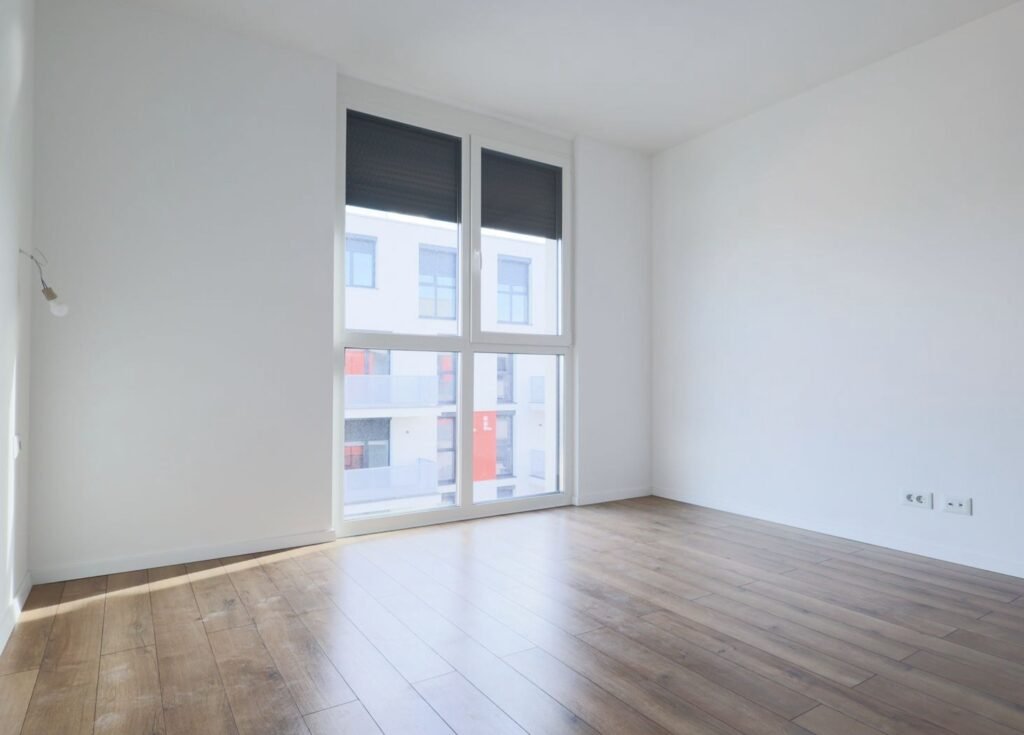 Apartament 2 camere direct de la dezvoltator. Fara agentie. Comision 0 De vânzare Apartament 2 camere direct de la dezvoltator. Fara agentie. Comision 0 în zona UTA 2 camere 1 dormitor Arad 6