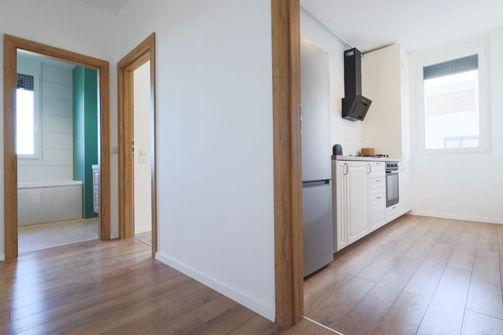 Apartament 2 camere direct de la dezvoltator. Fara agentie. Comision 0 De vânzare Apartament 2 camere direct de la dezvoltator. Fara agentie. Comision 0 în zona UTA 2 camere 1 dormitor Arad 9