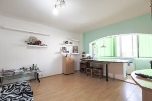 Apartament cu living și dormitor în Alfa – etaj 2 De vânzare Apartament cu living și dormitor în Alfa – etaj 2 în zona Alfa 2 camere 1 dormitor Arad 1