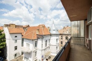 De vânzare Apartament ultrafinisat cu 2 camere decomandat pe Closca Comision 0 în zona Central 2 camere 1 dormitor Arad 1