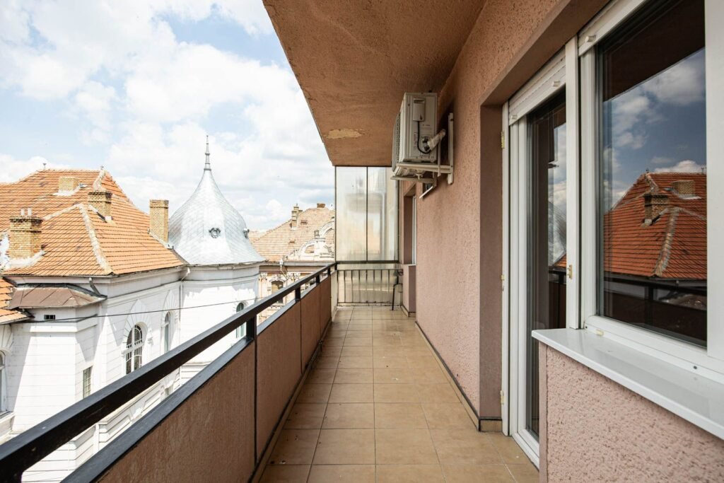 De vânzare Apartament ultrafinisat cu 2 camere decomandat pe Closca Comision 0 în zona Central 2 camere 1 dormitor Arad 6
