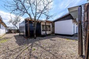 Casa – tip container – Teren 1987 mp – Turnu, Arad – COMISION 0% De vânzare Casa – tip container – Teren 1987 mp – Turnu, Arad – COMISION 0% în zona Arad 3 camere Arad 2