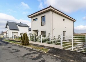 Casă de vânzare modernă și spațioasă – Comision 0%! De vânzare Casă de vânzare modernă și spațioasă – Comision 0%! în zona Gai 4 camere 3 dormitoare Arad 3