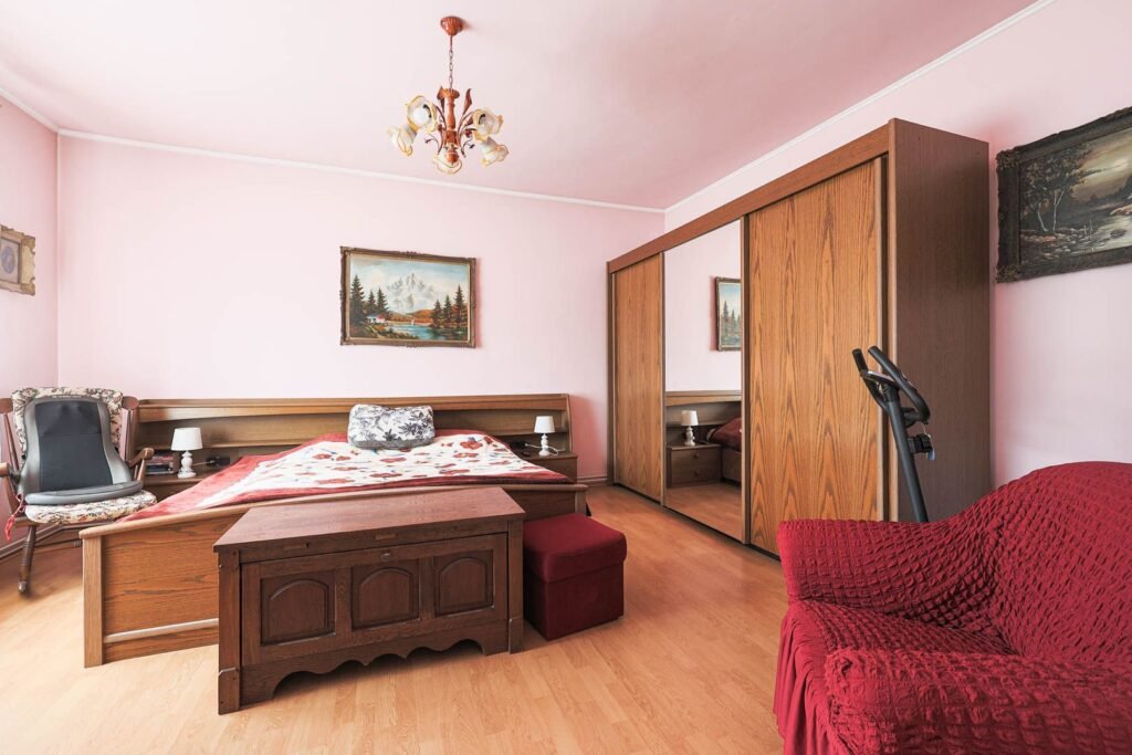 De vânzare Casă spațioasă cu 4 dormitoare în Nădlac – gata de mutare! în zona Central 4 camere 4 dormitoare Arad 1