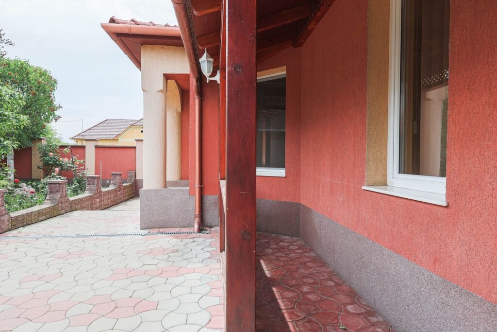 De vânzare Casă spațioasă cu 4 dormitoare în Nădlac – gata de mutare! în zona Central 4 camere 4 dormitoare Arad 1