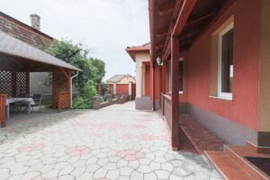 De vânzare Casă spațioasă cu 4 dormitoare în Nădlac – gata de mutare! în zona Central 4 camere 4 dormitoare Arad 1