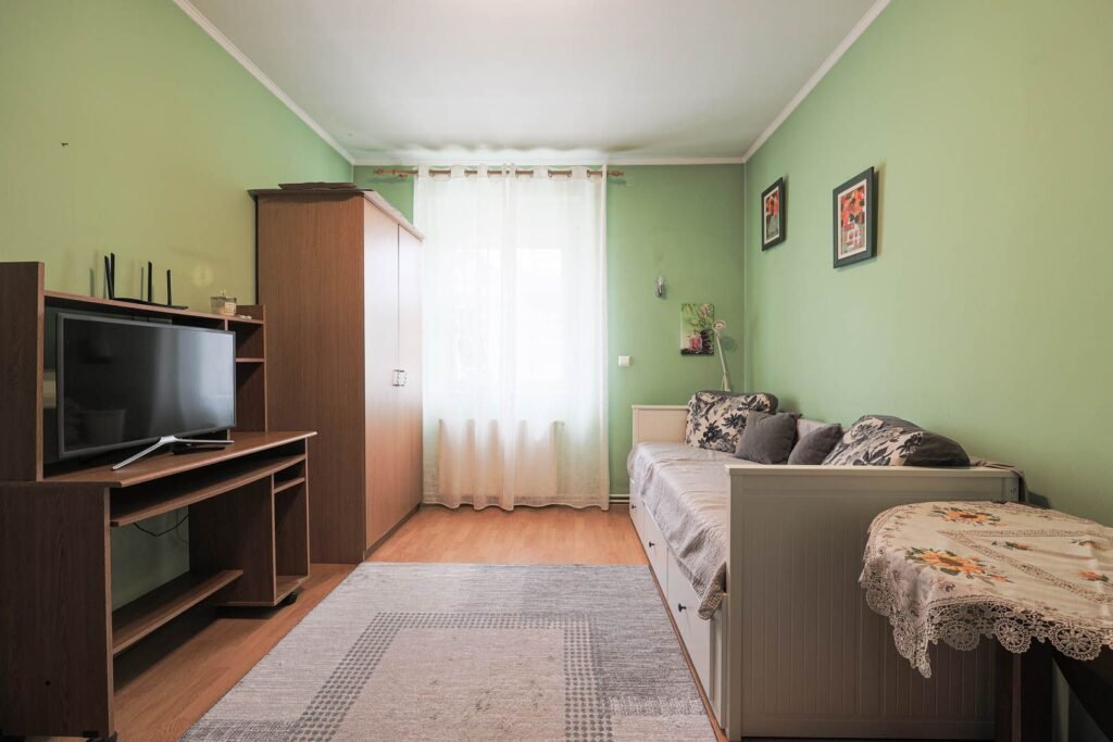 De vânzare Casă spațioasă cu 4 dormitoare în Nădlac – gata de mutare! în zona Central 4 camere 4 dormitoare Arad 4