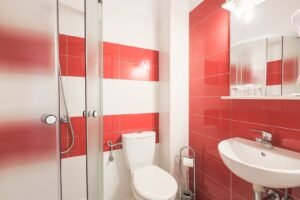 Flexibilitate într-o locație cheie, ideală pt hotel, cămin, clinică. De vânzare Flexibilitate într-o locație cheie, ideală pt hotel, cămin, clinică. în zona Micalaca 14 camere 13 dormitoare Arad 20
