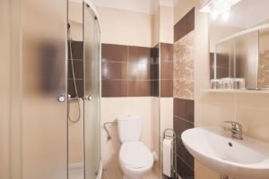Flexibilitate într-o locație cheie, ideală pt hotel, cămin, clinică. De vânzare Flexibilitate într-o locație cheie, ideală pt hotel, cămin, clinică. în zona Micalaca 14 camere 13 dormitoare Arad 22