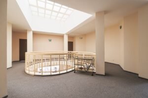 Flexibilitate într-o locație cheie, ideală pt hotel, cămin, clinică. De vânzare Flexibilitate într-o locație cheie, ideală pt hotel, cămin, clinică. în zona Micalaca 14 camere 13 dormitoare Arad 9