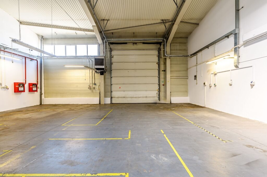 De închiriat Hală industrială ideală pentru producție sau showroom în Arad în zona Gradiste 2 camere Arad 5
