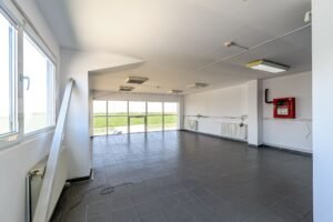 De închiriat Hală industrială ideală pentru producție sau showroom în Arad în zona Gradiste 2 camere Arad 7