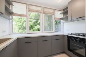 Locuință renovată cu bun gust, 2 dormitoare, etajul 1. Aurel Vlaicu De vânzare Locuință renovată cu bun gust, 2 dormitoare, etajul 1. Aurel Vlaicu în zona Aurel Vlaicu 2 camere 2 dormitoare Arad 3