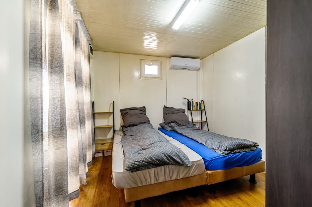 De vânzare PRET NOU! Casa – tip container – Teren 1987 mp – Turnu – COMISION 0% în zona Arad 3 camere Arad 3