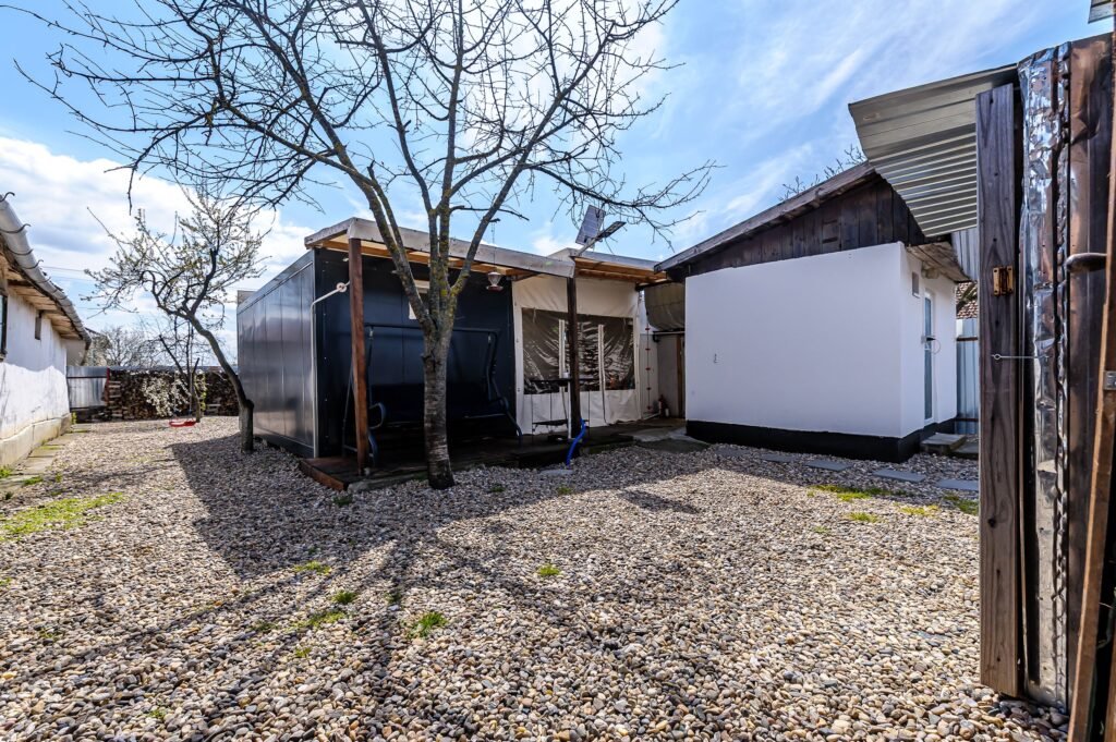 De vânzare PRET NOU! Casa – tip container – Teren 1987 mp – Turnu – COMISION 0% în zona Arad 3 camere Arad 4