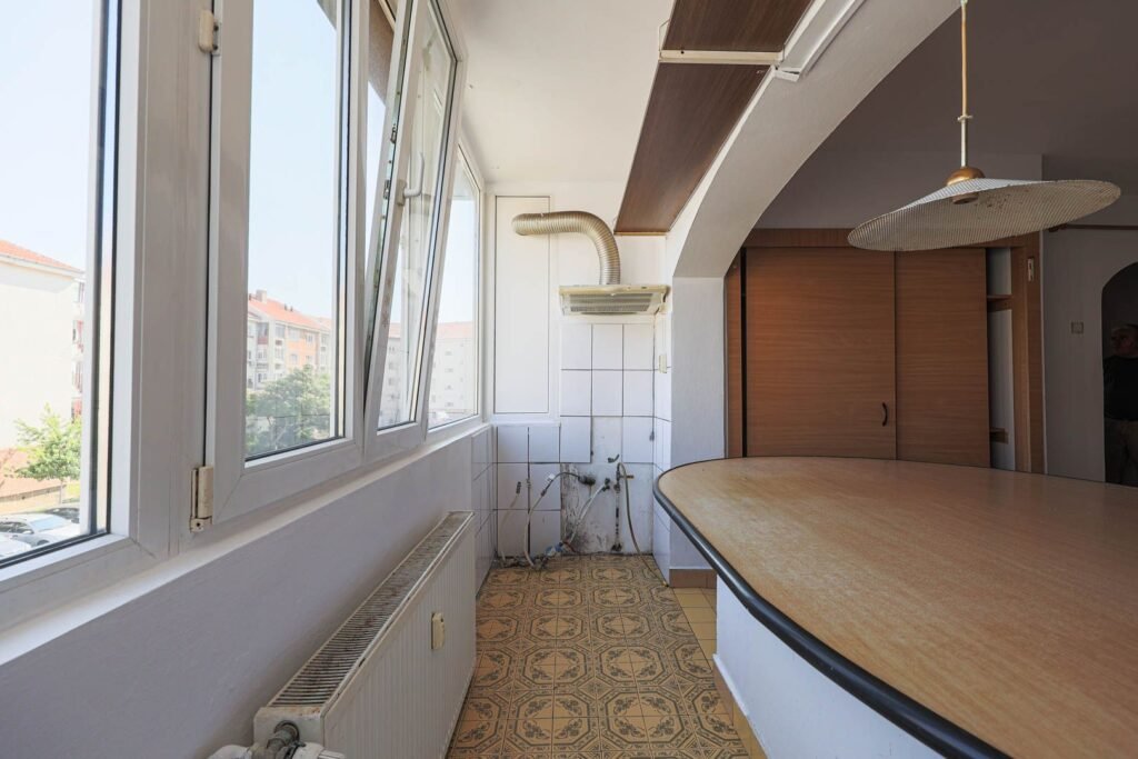 De vânzare Rezervat! Apartament cu 2 camere (living + dormitor) în Cartierul Alfa în zona Alfa 2 camere 1 dormitor Arad 2