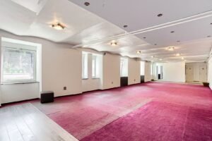 Spatiu comercial de închiriat – 210 mp – Ultracentral – COMISION 0% De închiriat Spatiu comercial de închiriat – 210 mp – Ultracentral – COMISION 0% în zona Ultracentral 3 camere Arad 2