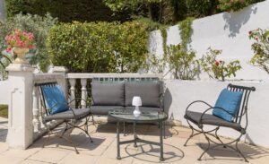 De vânzare Vila fermecătoare la 10 minute de Cannes în zona Arad 7 camere 5 dormitoare Arad 14