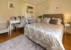 De vânzare Vila fermecătoare la 10 minute de Cannes în zona Arad 7 camere 5 dormitoare Arad 6