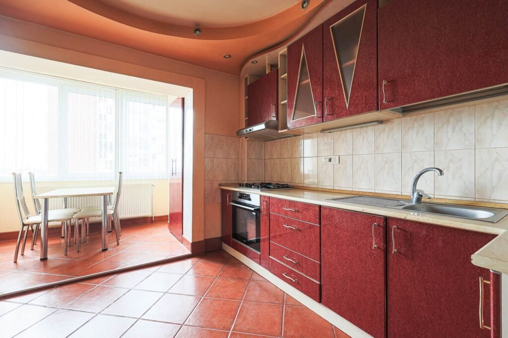 Ap. decomandat cu 3 camere, spațios și luminos, Micalaca, Zona 100 De vânzare Ap. decomandat cu 3 camere, spațios și luminos, Micalaca, Zona 100 în zona Micalaca 3 camere 2 dormitoare Arad 4