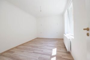 Apartament 2 camere renovat complet – str. Mărășești De vânzare Apartament 2 camere renovat complet – str. Mărășești în zona Central 2 camere 1 dormitor Arad 4