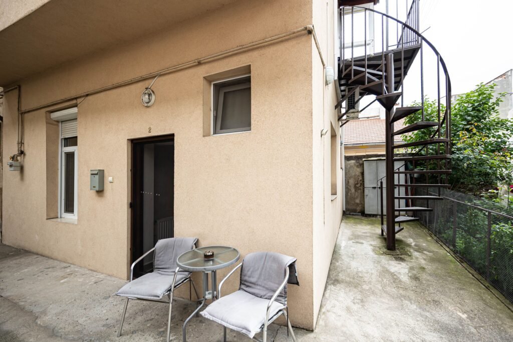 Apartament ideal pentru tineri, în Piața Catedralei, Arad. De vânzare Apartament ideal pentru tineri, în Piața Catedralei, Arad. în zona Central 2 camere 1 dormitor Arad 10