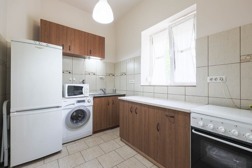 Apartament ideal pentru tineri, în Piața Catedralei, Arad. De vânzare Apartament ideal pentru tineri, în Piața Catedralei, Arad. în zona Central 2 camere 1 dormitor Arad 5