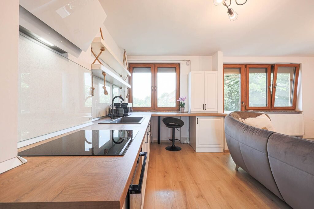 Apartament ultracentral | B-dul Revolutiei | zona Podgoria De vânzare Apartament ultracentral | B-dul Revolutiei | zona Podgoria în zona Central 2 camere 1 dormitor Arad 2