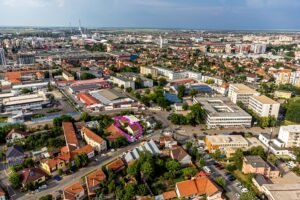 Casă cu potențial comercial,  lângă Spitalul Județean Arad. De vânzare Casă cu potențial comercial,  lângă Spitalul Județean Arad. în zona Parneava 5 camere 3 dormitoare Arad 1