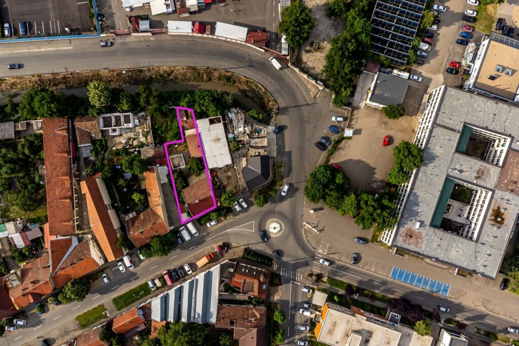 De vânzare Casă cu potențial comercial,  lângă Spitalul Județean Arad. în zona Parneava 5 camere 3 dormitoare Arad 4