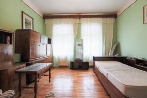 Casă cu potențial comercial,  lângă Spitalul Județean Arad. De vânzare Casă cu potențial comercial,  lângă Spitalul Județean Arad. în zona Parneava 5 camere 3 dormitoare Arad 8