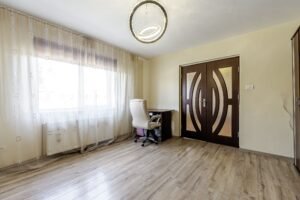 De vânzare Casă individuală cu grădină și acces auto,  Aradul Nou, Str. Molidului în zona Aradul Nou 4 camere 2 dormitoare Arad 4