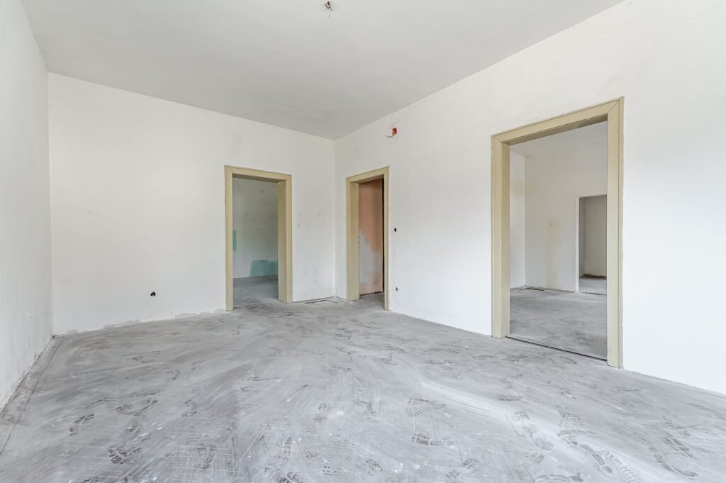 Casă spațioasă pentru familie mare. Curte generoasă, zonă accesibilă! De vânzare Casă spațioasă pentru familie mare. Curte generoasă, zonă accesibilă! în zona Aradul Nou 5 camere Arad 10