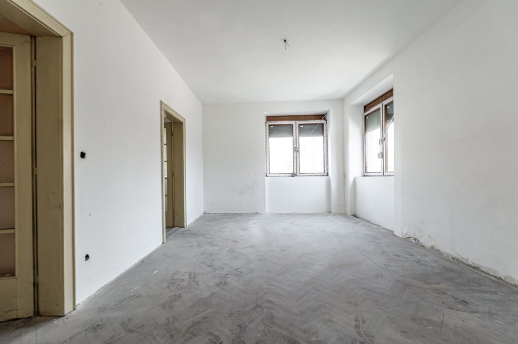 Casă spațioasă pentru familie mare. Curte generoasă, zonă accesibilă! De vânzare Casă spațioasă pentru familie mare. Curte generoasă, zonă accesibilă! în zona Aradul Nou 5 camere Arad 11