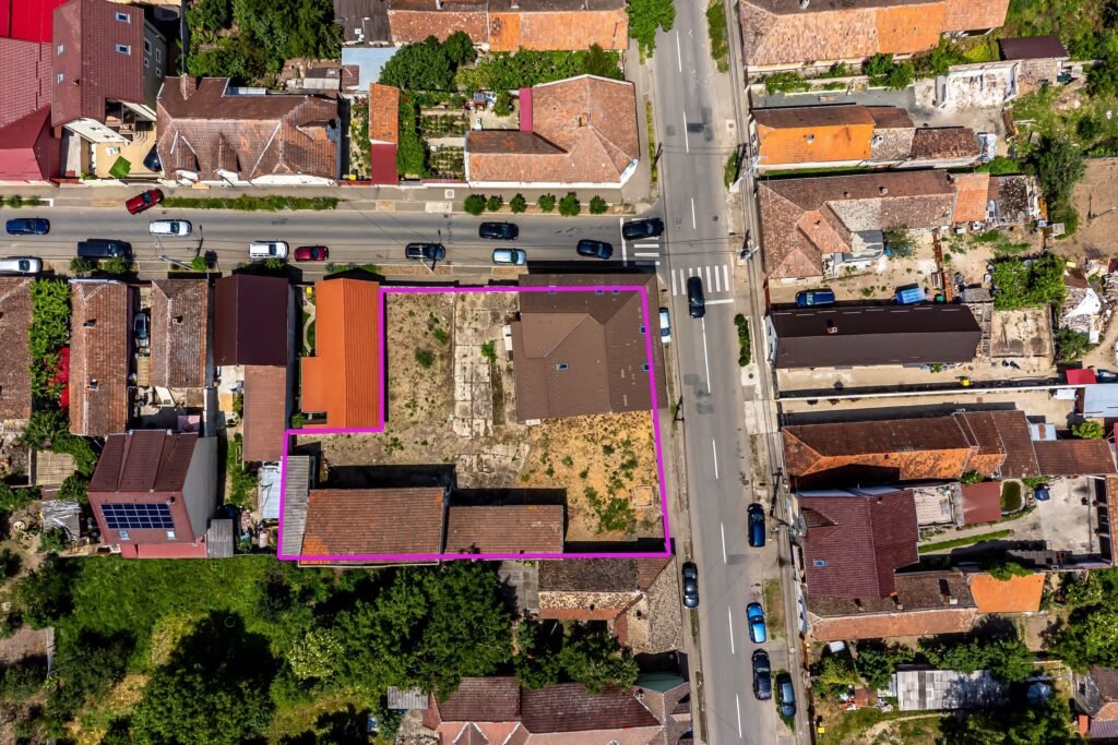 Casă spațioasă pentru familie mare. Curte generoasă, zonă accesibilă! De vânzare Casă spațioasă pentru familie mare. Curte generoasă, zonă accesibilă! în zona Aradul Nou 5 camere Arad 2