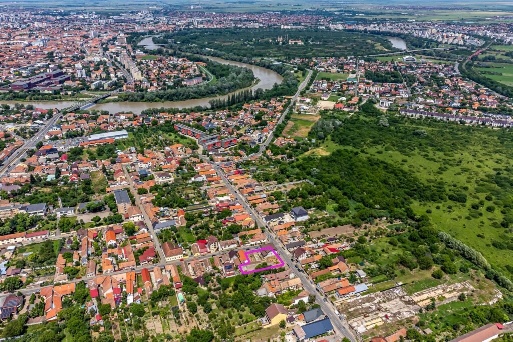 Casă spațioasă pentru familie mare. Curte generoasă, zonă accesibilă! De vânzare Casă spațioasă pentru familie mare. Curte generoasă, zonă accesibilă! în zona Aradul Nou 5 camere Arad 7
